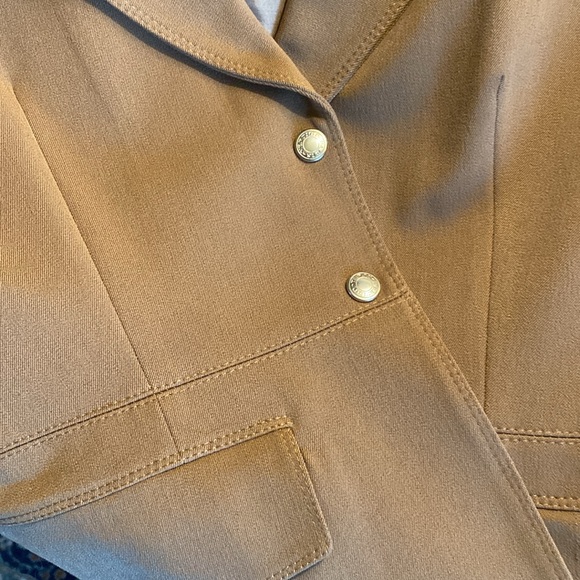 V horseman blazer/ riding coat. Silk lined, gorgeous snap buttons & II stitching - Picture 6 of 9